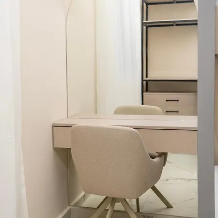 Modern 2br At New Bazaar - Lejlighed