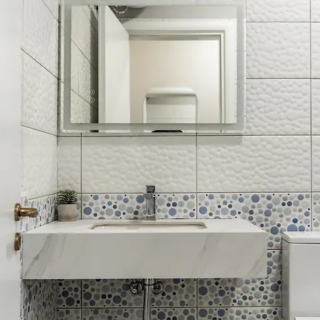 Modern 2br At New Bazaar - Tirana