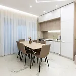 Modern 2br At New Bazaar - * 地拉那
