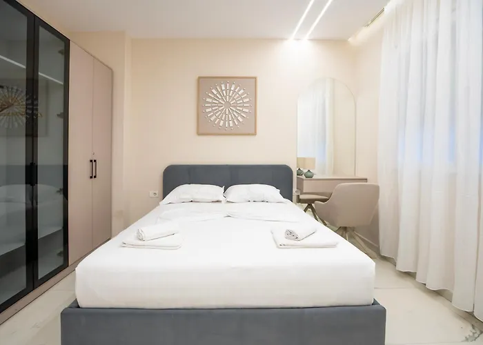 Modern 2br At New Bazaar - * ティラナ