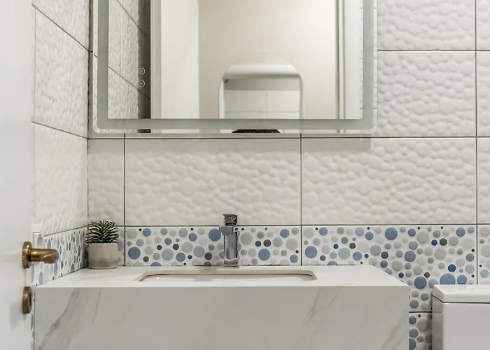 Modern 2br At New Bazaar - Tirana